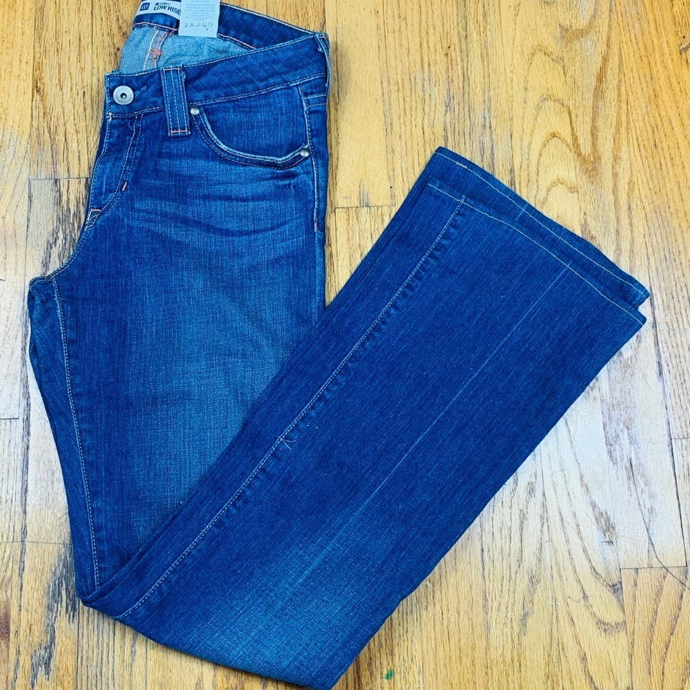 Gap curvy low rise flare